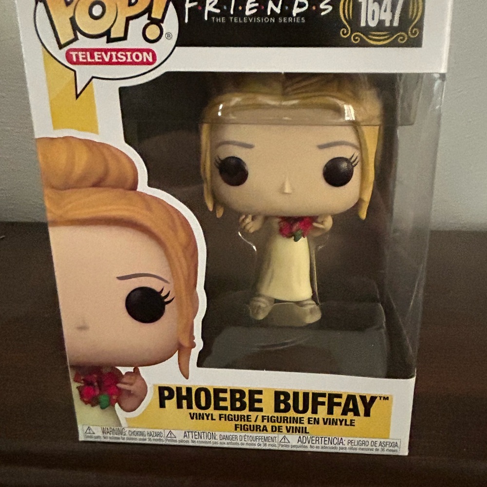 Funko Pop Phoebe Buffay in Yellow Dress